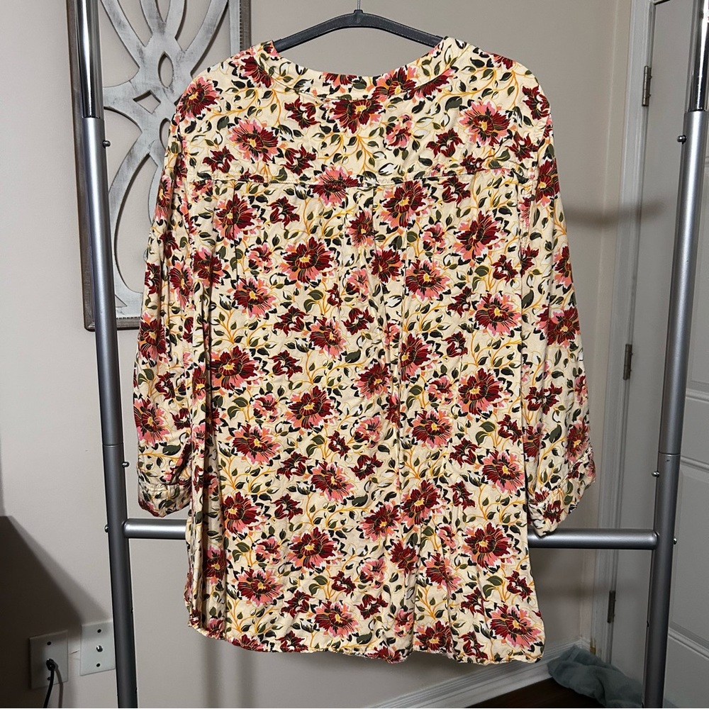 Torrid Harper‎ Floral Blouse 4 4X Yellow Cream Pink 3/4 Sleeve V Neck - Picture 3 of 8